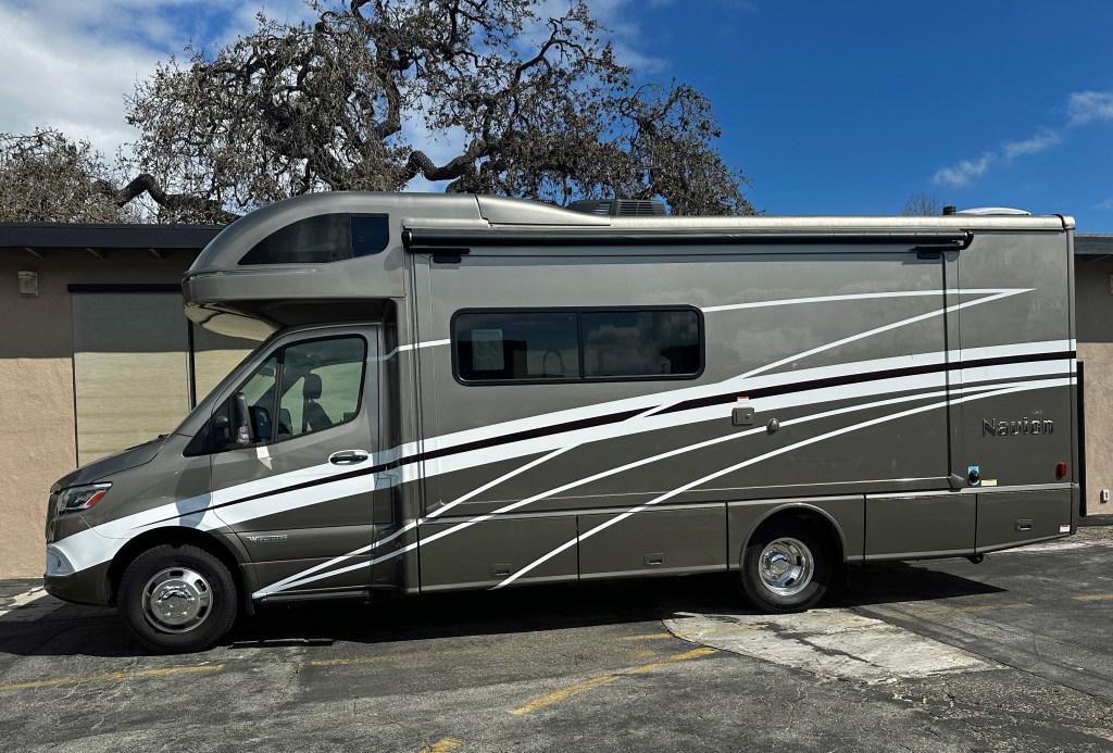 2024 Winnebago Navion 24D